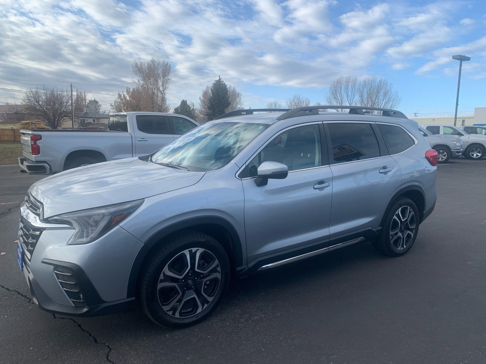 Used 2023 Subaru Ascent Limited image 3