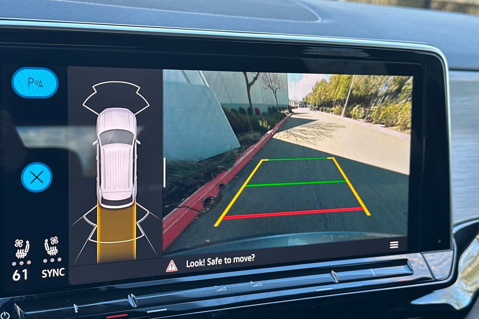 Used 2024 Volkswagen Atlas Cross Sport SE image 27