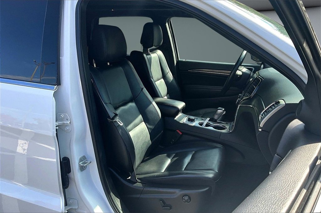 Used 2022 Jeep Grand Cherokee Limited image 24