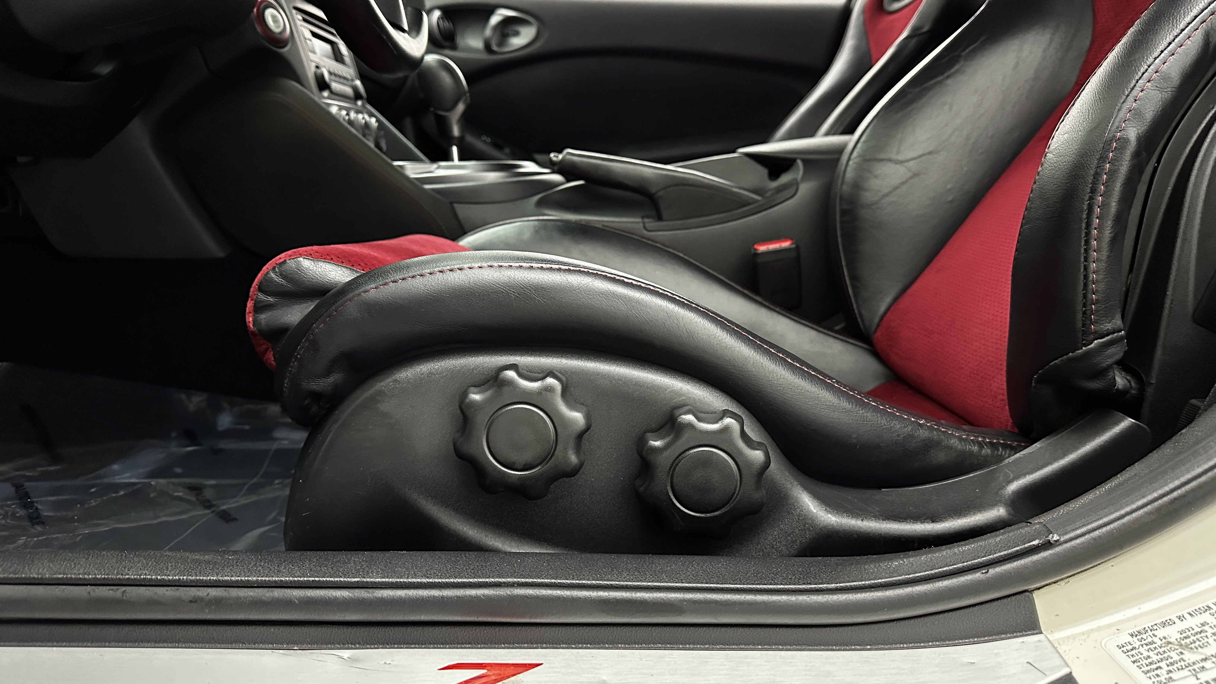 Used 2017 Nissan 370Z NISMO image 17