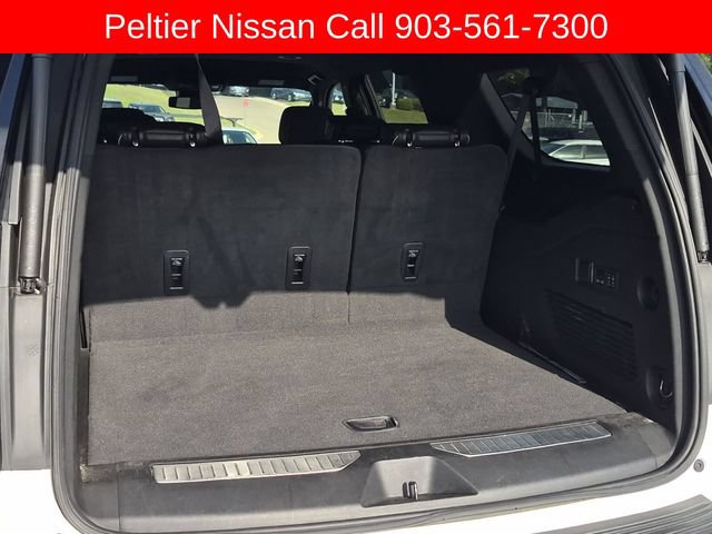 Used 2024 Chevrolet Suburban Premier RWD image 9