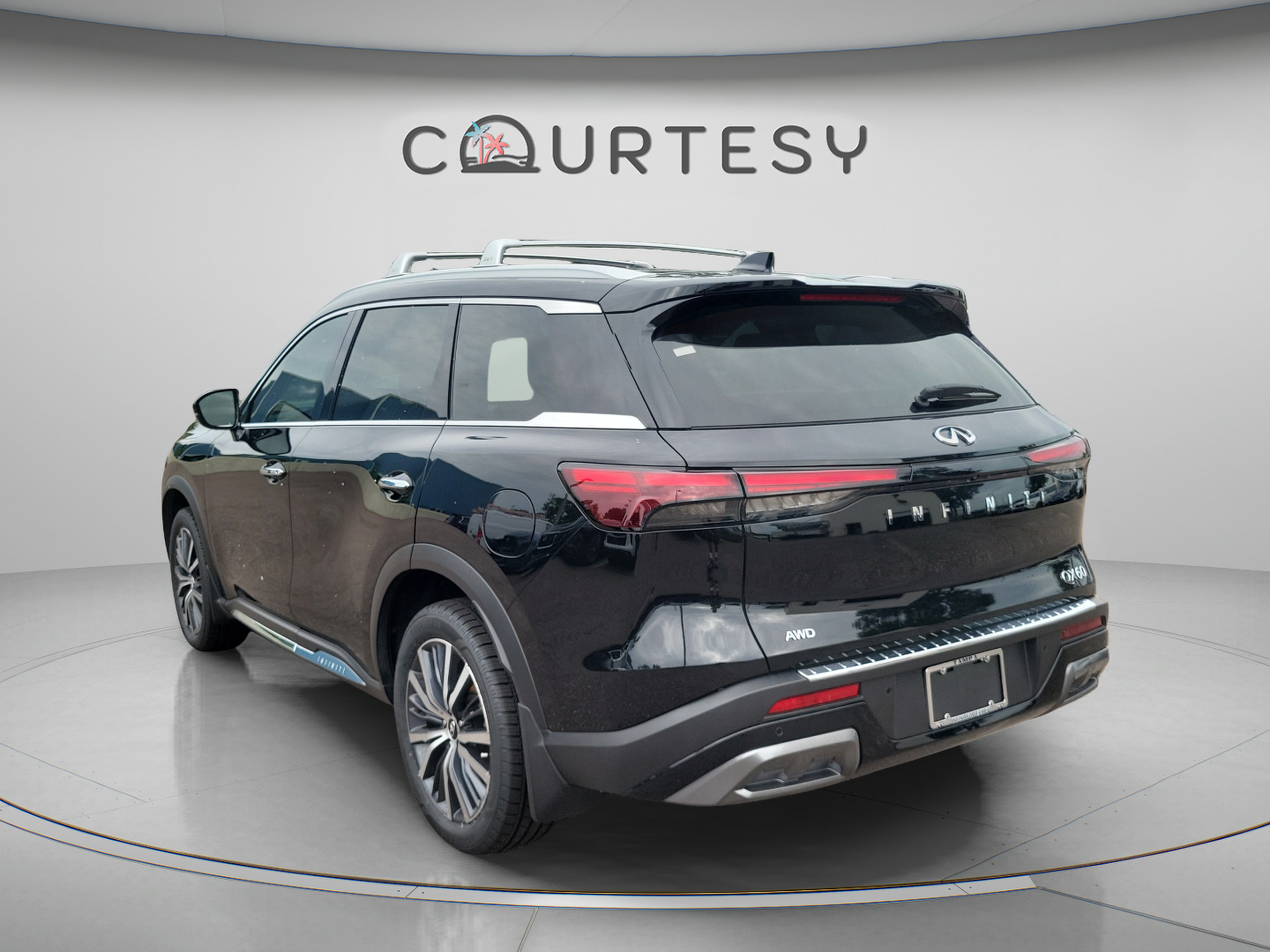 Used 2024 INFINITI QX60 Sensory w/ Cargo Package AWD/4WD image 2