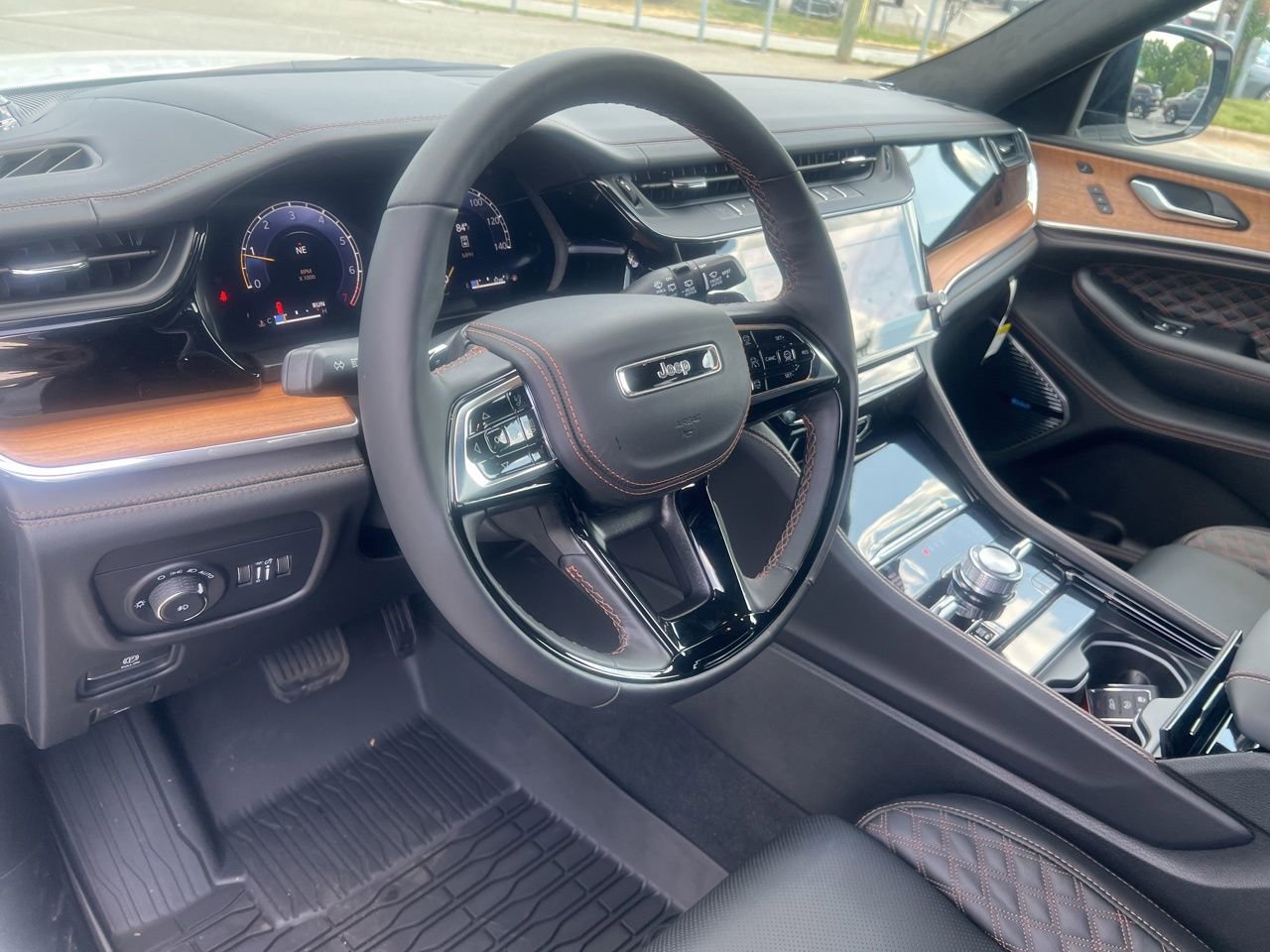 New 2026 Jeep Grand Cherokee L Summit w/ Obsidian Package AWD/4WD image 15