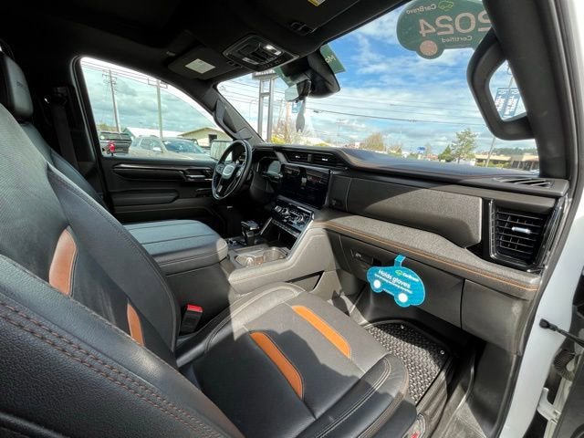Used 2024 GMC Sierra 1500 AT4 w/ Technology Package AWD/4WD image 11