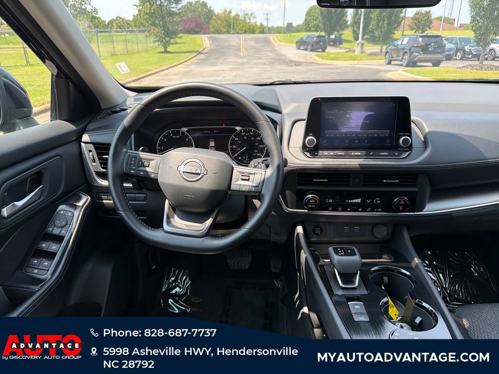 Used 2025 Nissan Rogue SV AWD/4WD image 28