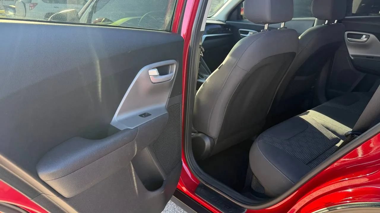 Used 2021 Kia Niro LX FWD image 9