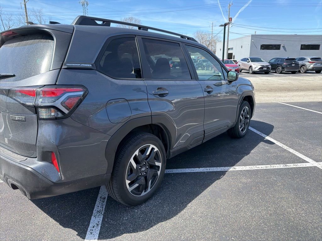 Used 2025 Subaru Forester Premium image 4