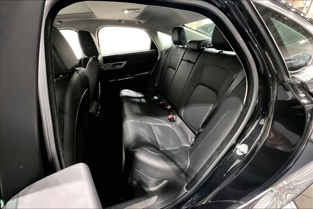 Used 2016 Jaguar XF Prestige AWD/4WD image 21