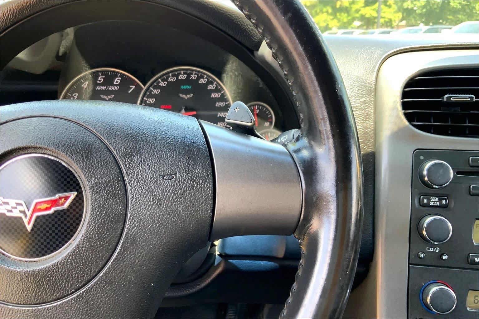 Used 2006 Chevrolet Corvette Coupe RWD image 19