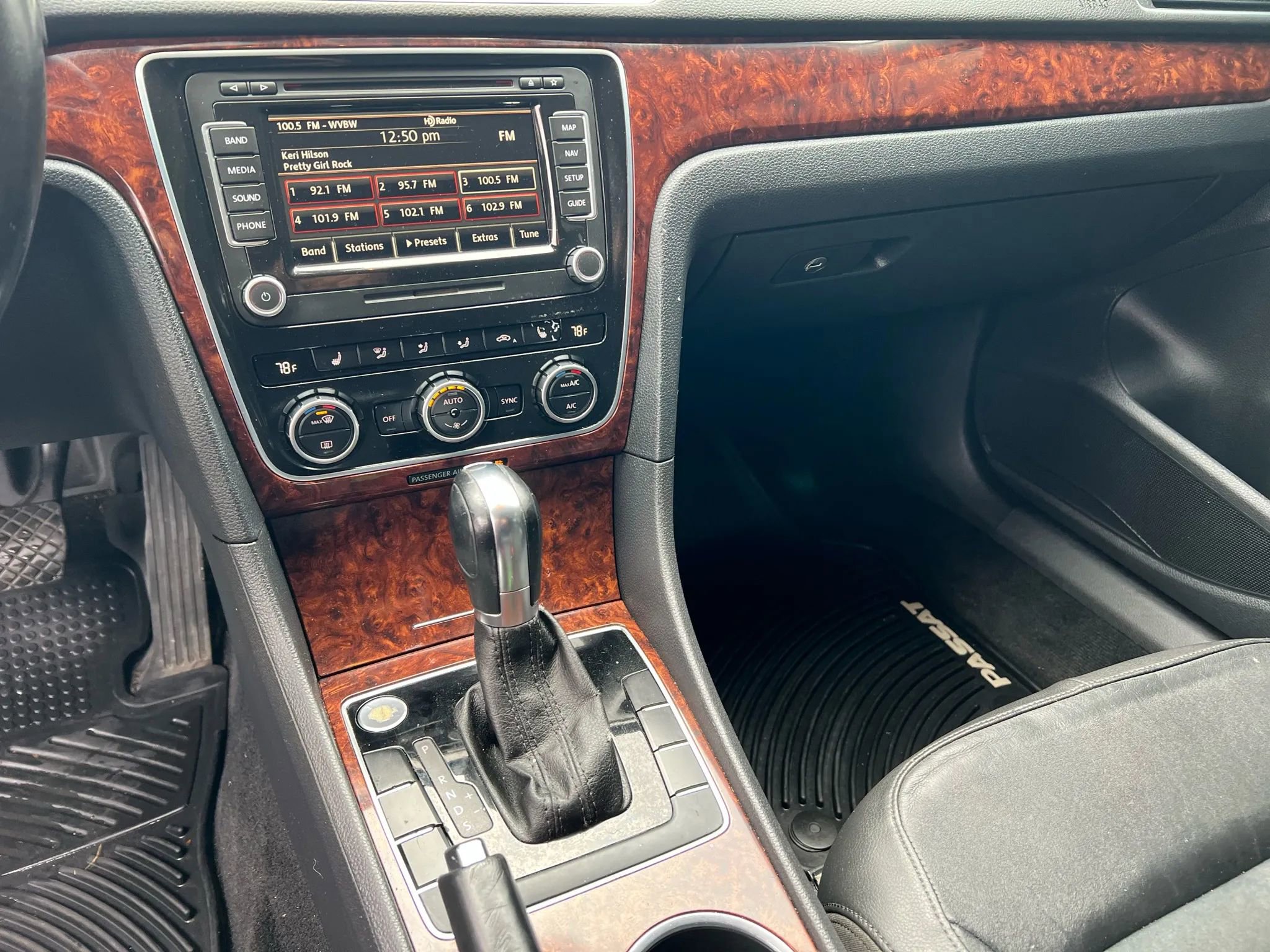 Used 2013 Volkswagen Passat 2.5 SEL Premium image 13