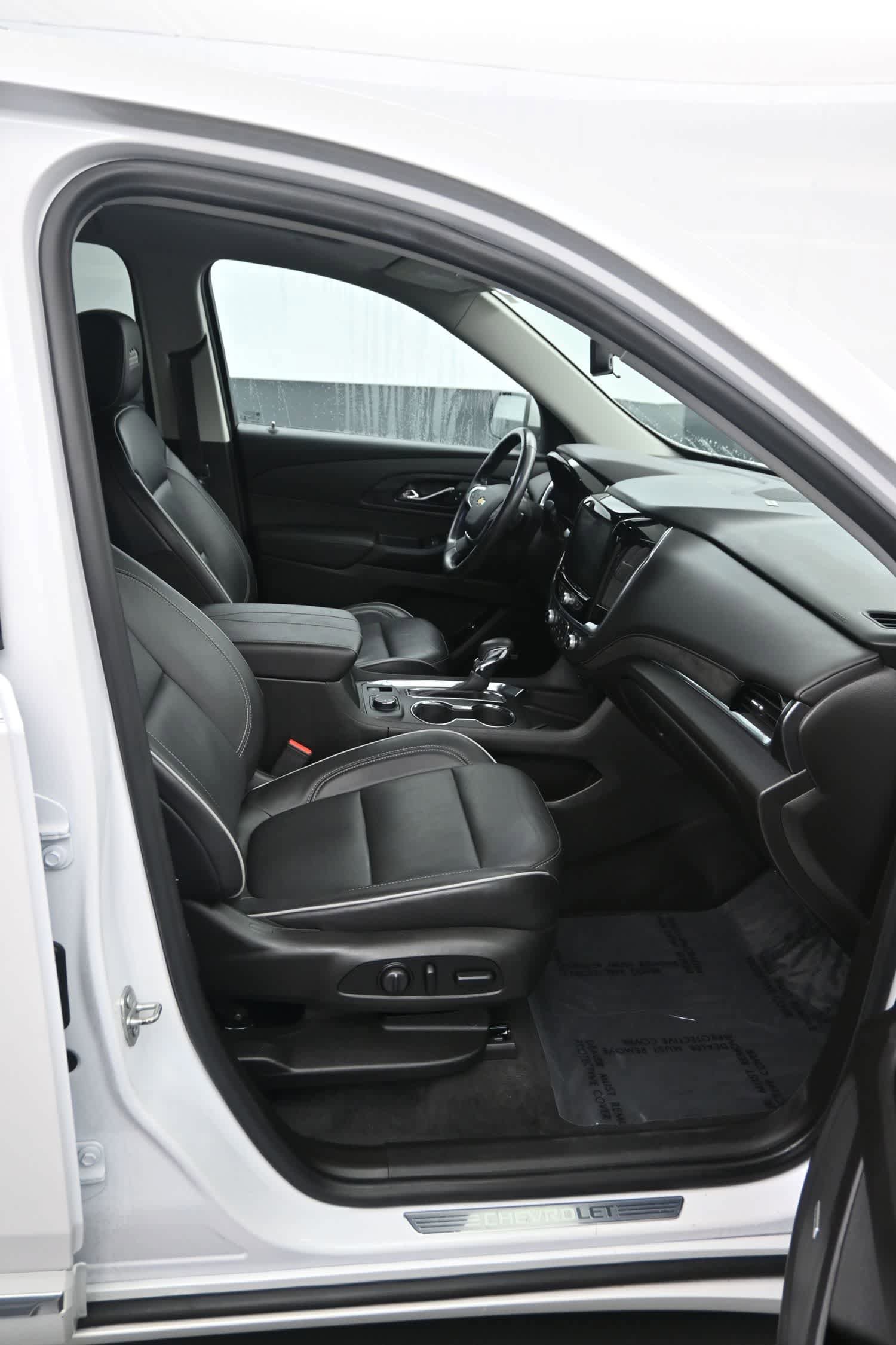 Used 2021 Chevrolet Traverse High Country AWD/4WD image 14