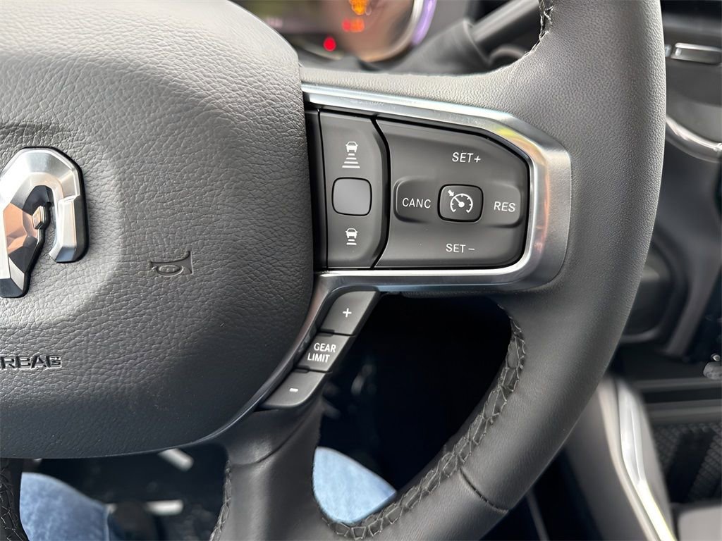 New 2026 RAM 2500 Laramie AWD/4WD image 13