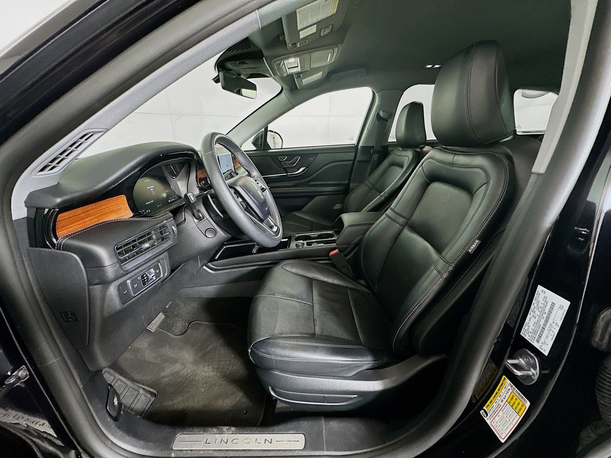 Used 2022 Lincoln Corsair Reserve image 13