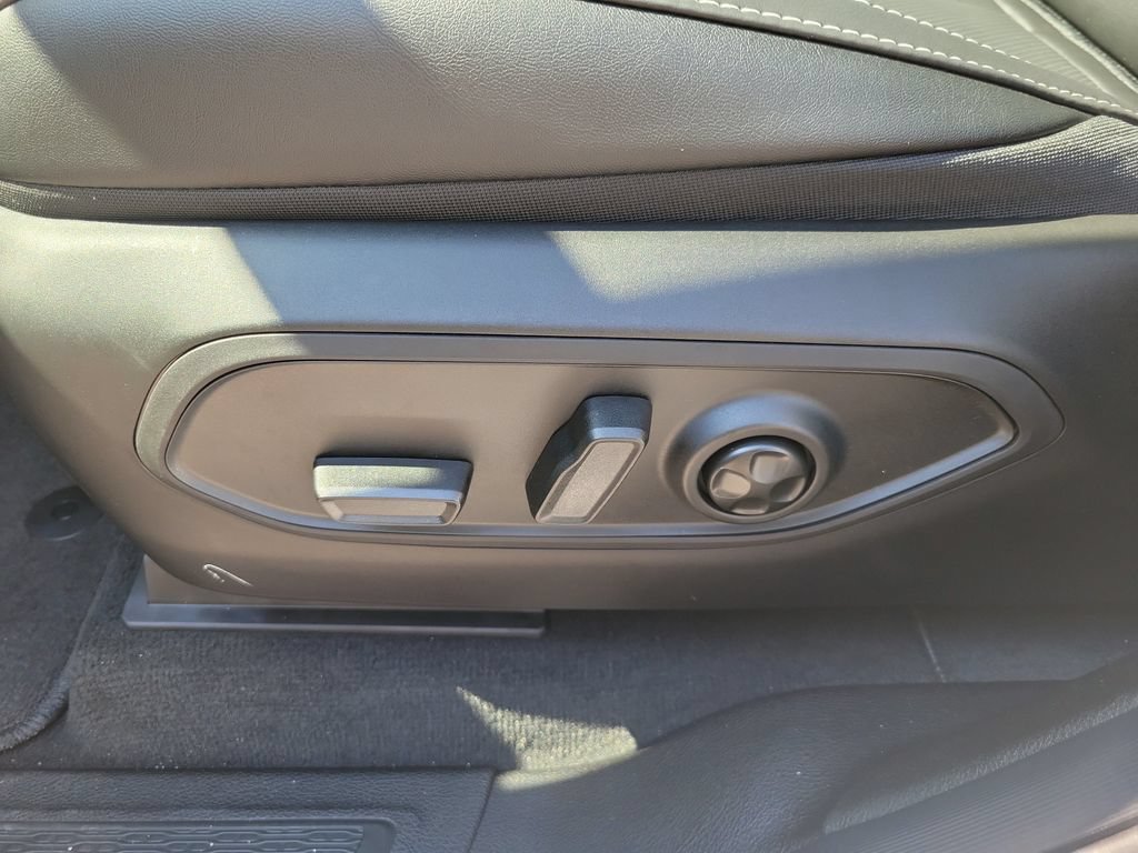 New 2027 Jeep Grand Cherokee Limited AWD/4WD image 12