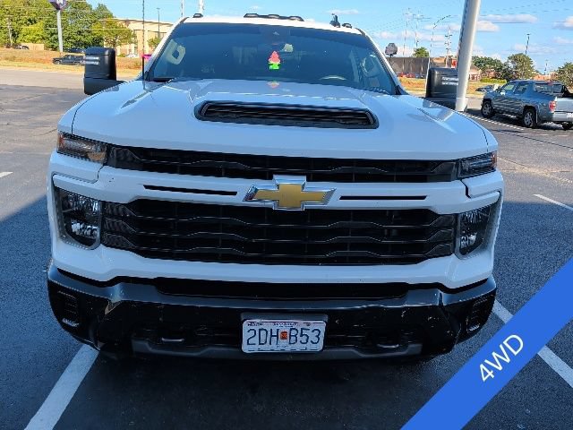 Used 2024 Chevrolet Silverado 2500 Custom w/ Custom Value Package AWD/4WD image 2