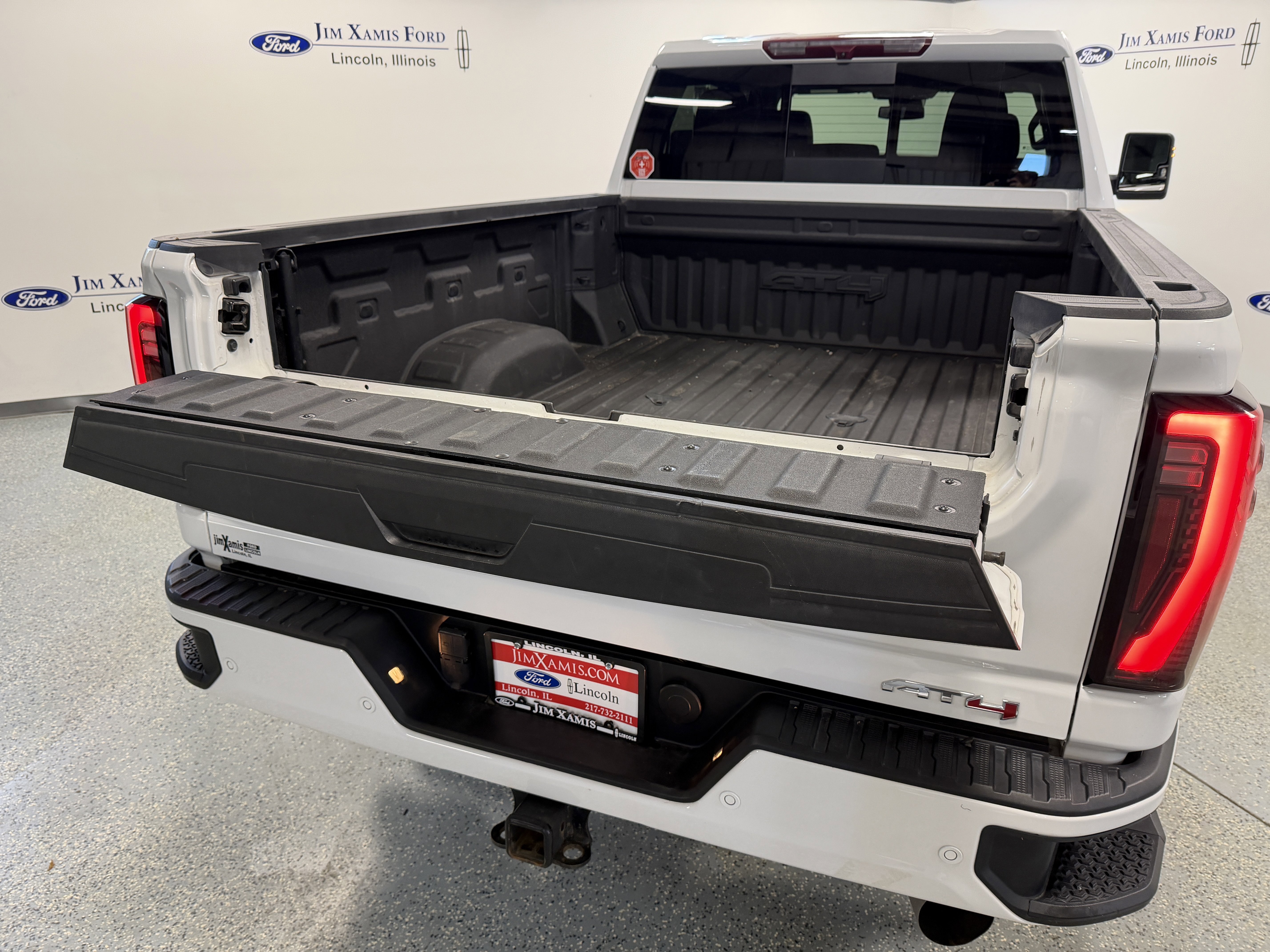 Used 2024 GMC Sierra 2500 AT4 w/ AT4 Preferred Package image 29