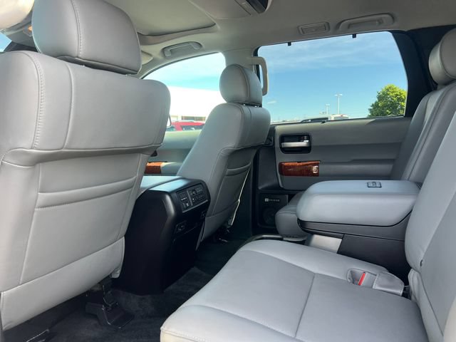 Used 2018 Toyota Sequoia Platinum AWD/4WD image 36