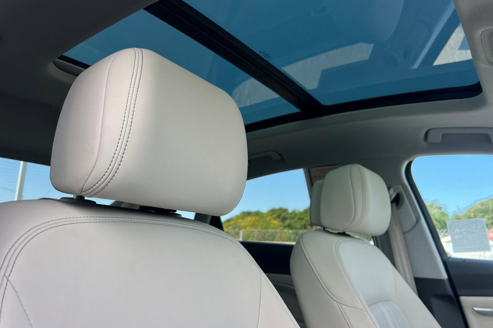 Used 2021 Audi e-tron Premium w/ Towing Package AWD/4WD image 19