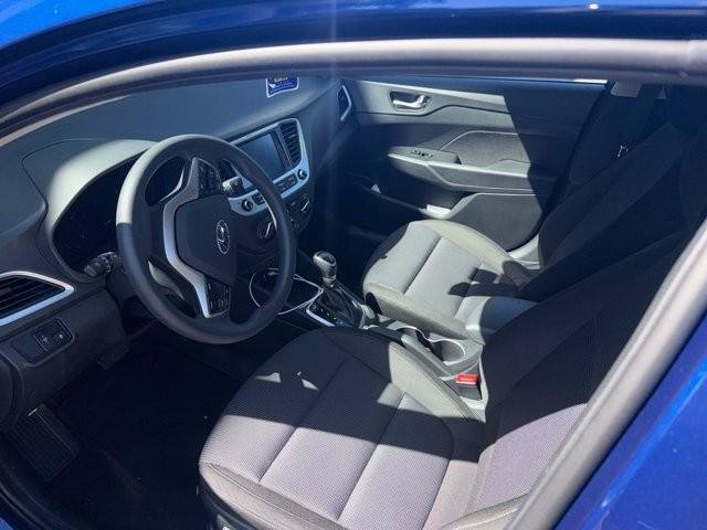 Used 2022 Hyundai Accent SEL FWD image 3