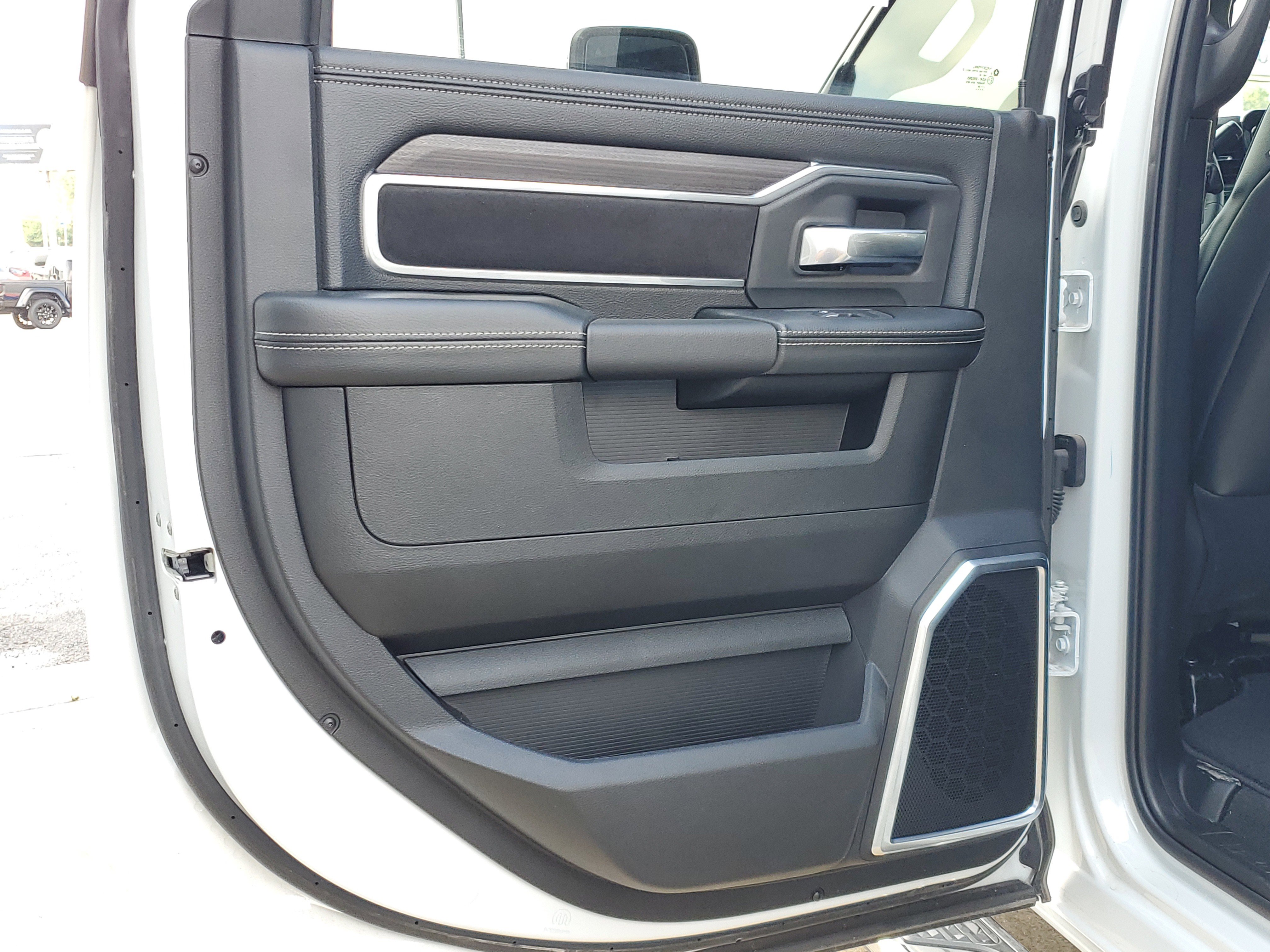 Used 2025 RAM 2500 Laramie image 24