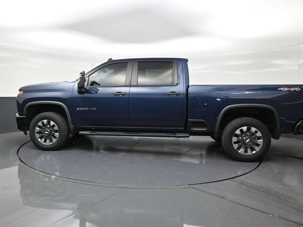 Used 2021 Chevrolet Silverado 2500 Custom w/ Custom Value Package AWD/4WD image 2