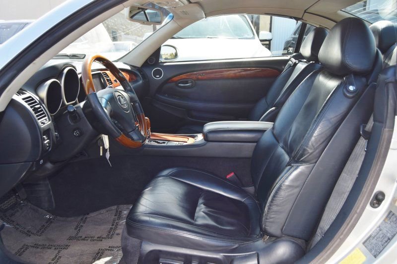 Used 2004 Lexus SC 430 Convertible image 19
