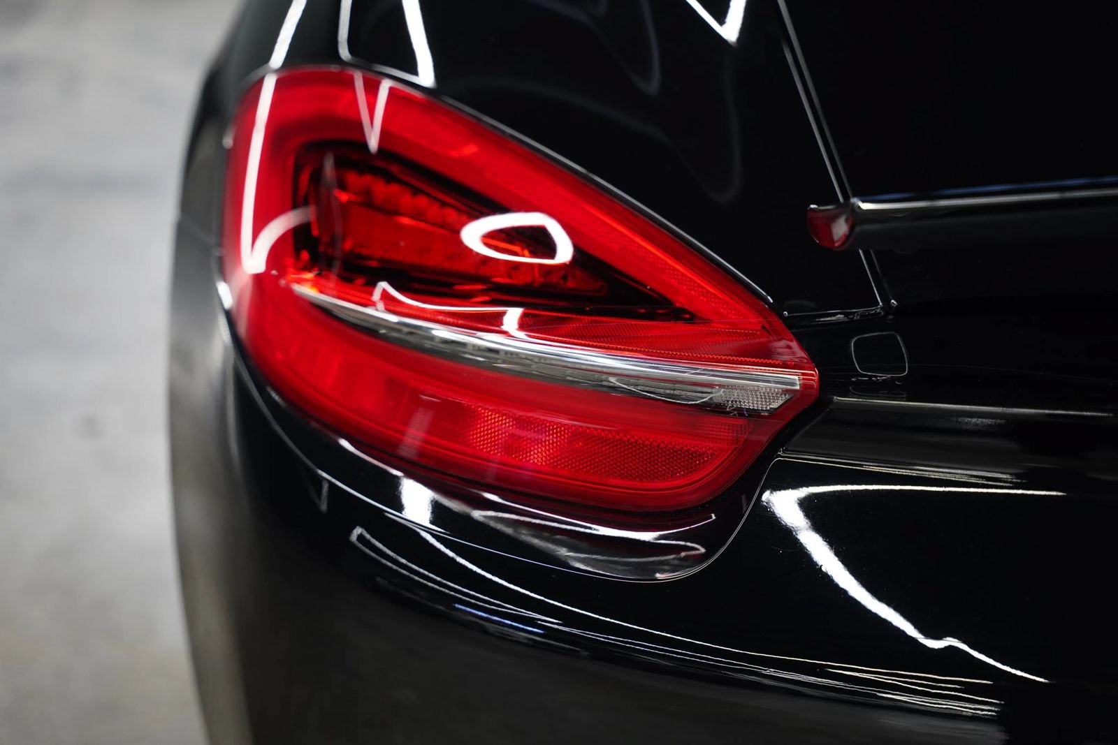 Used 2016 Porsche Cayman RWD image 19