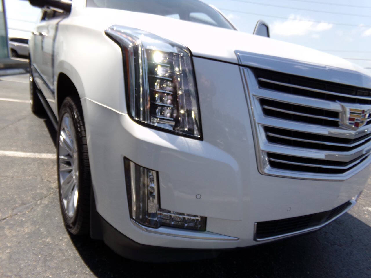 Used 2016 Cadillac Escalade ESV Platinum AWD/4WD image 47
