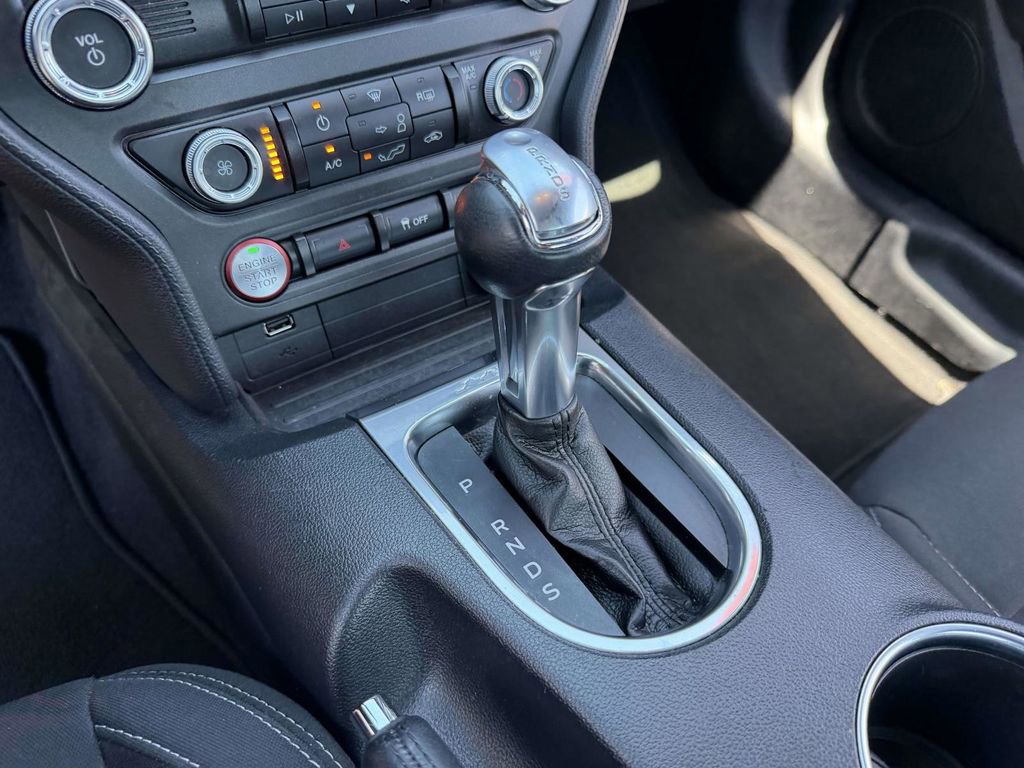 Used 2020 Ford Mustang Coupe RWD image 27