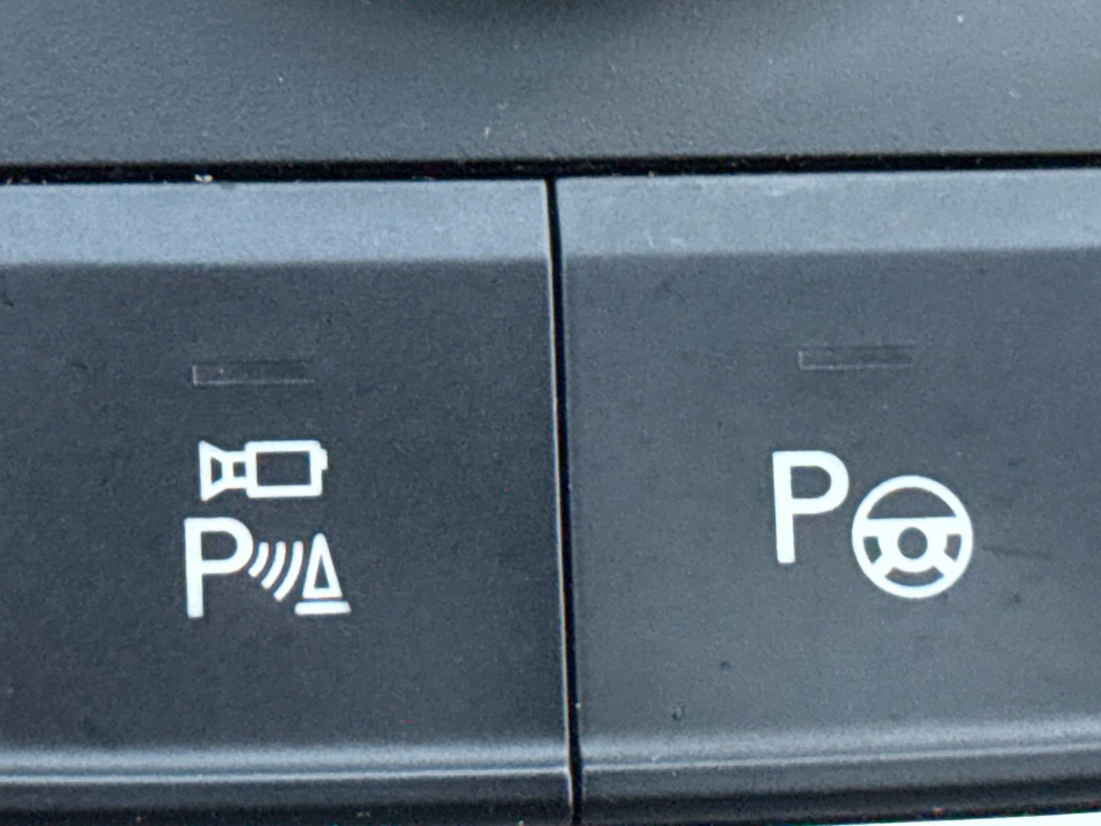 Certified 2023 Volkswagen Atlas Cross Sport SEL Premium R-Line image 37