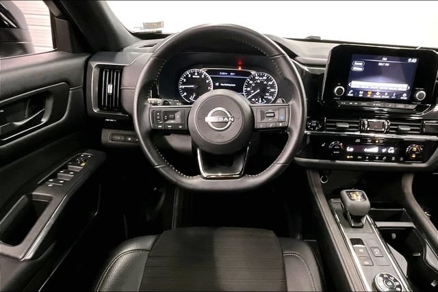 Used 2025 Nissan Pathfinder Rock Creek AWD/4WD image 6