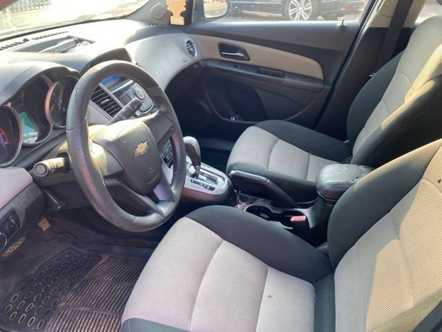 Used 2012 Chevrolet Cruze LS FWD image 13