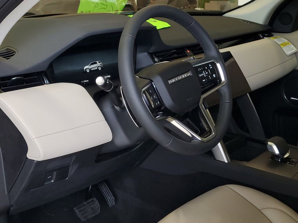 Used 2025 Land Rover Discovery Sport S image 10