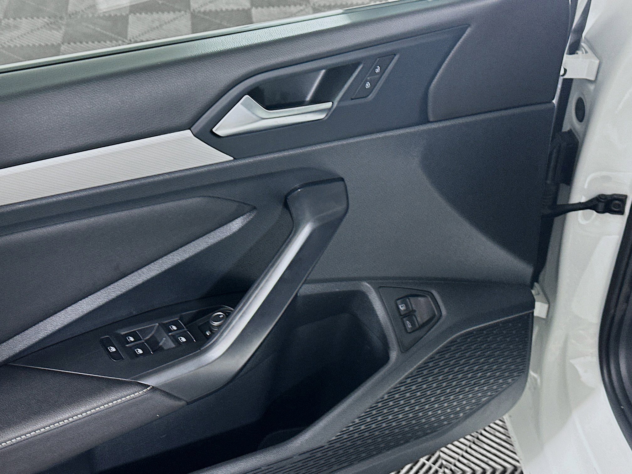 Used 2024 Volkswagen Jetta S image 15