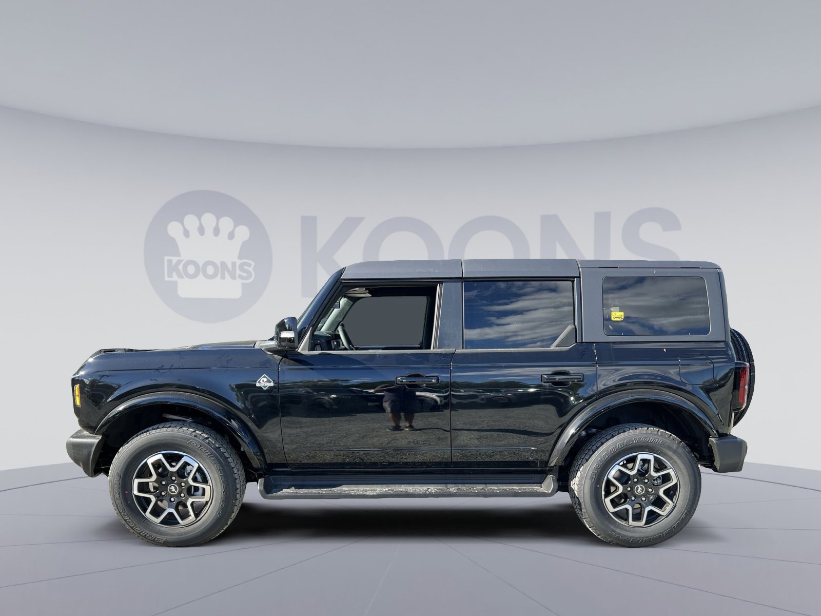 New 2025 Ford Bronco Outer Banks image 2