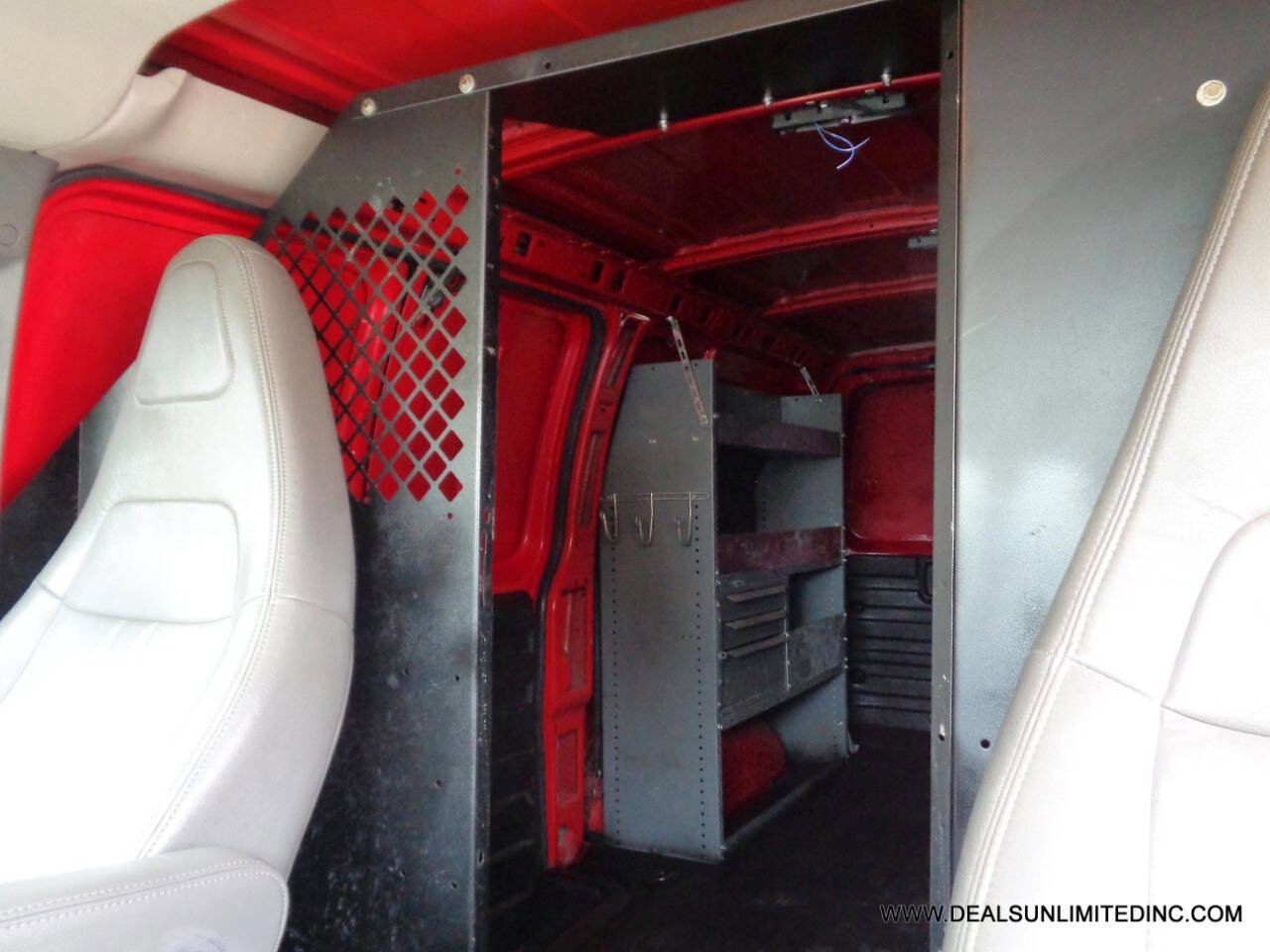 Used 2017 Chevrolet Express 2500 RWD image 16