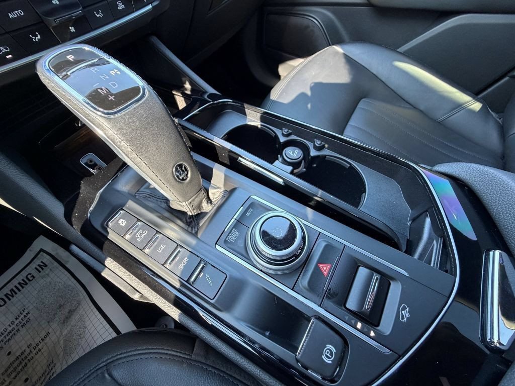 Used 2022 Maserati Levante Modena AWD/4WD image 18