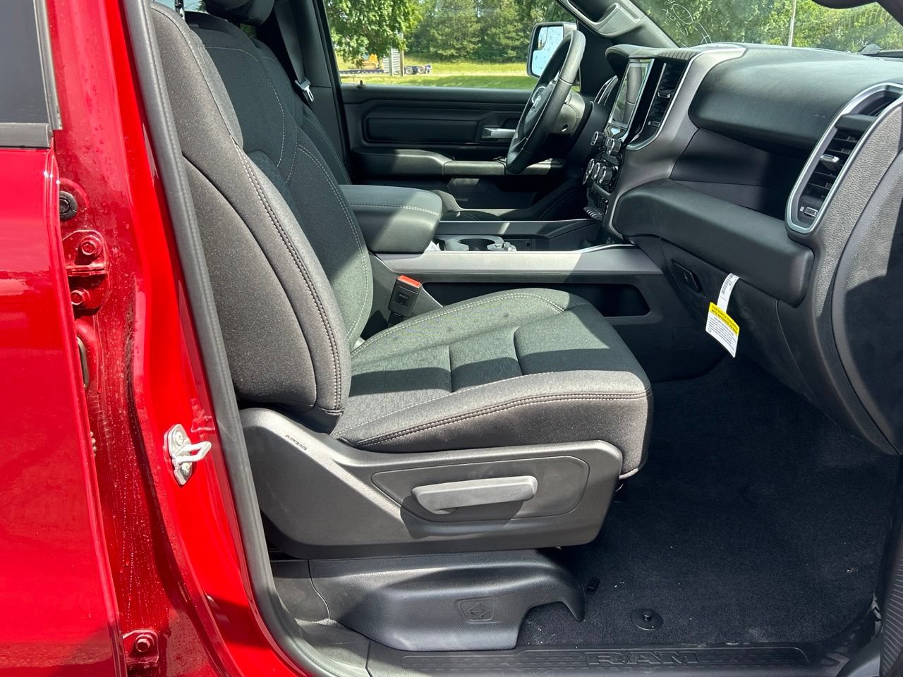 New 2026 RAM 1500 Express AWD/4WD image 16