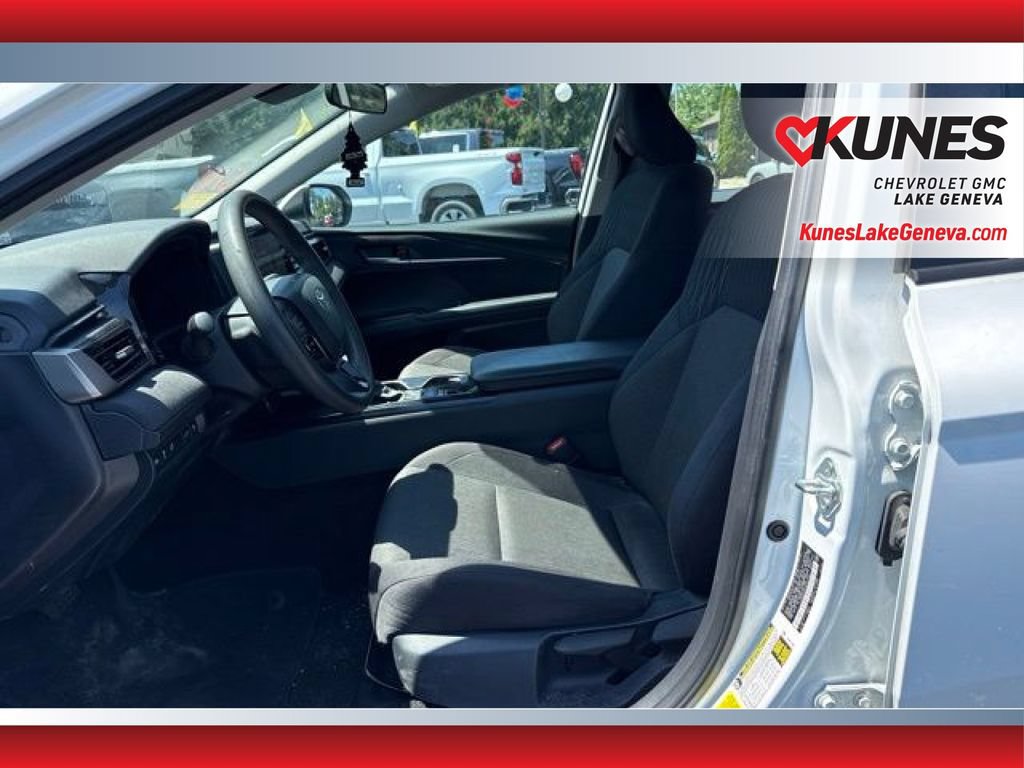 Used 2025 Toyota Camry LE FWD image 11