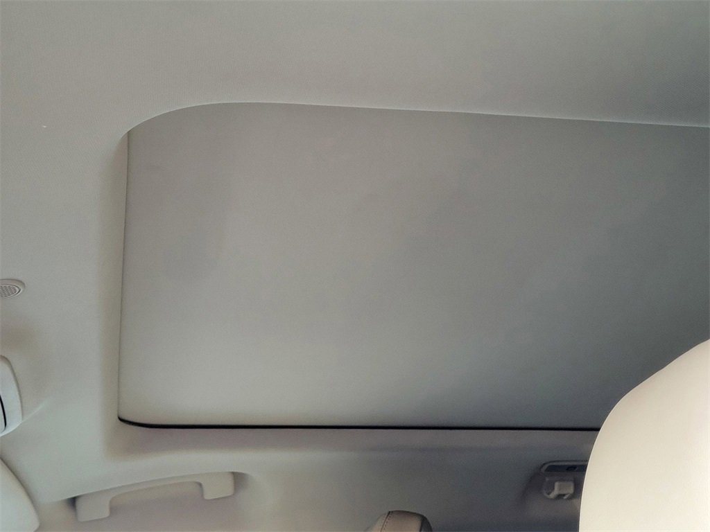 Used 2020 Ford Explorer Limited w/ Class III Trailer Tow Package image 13