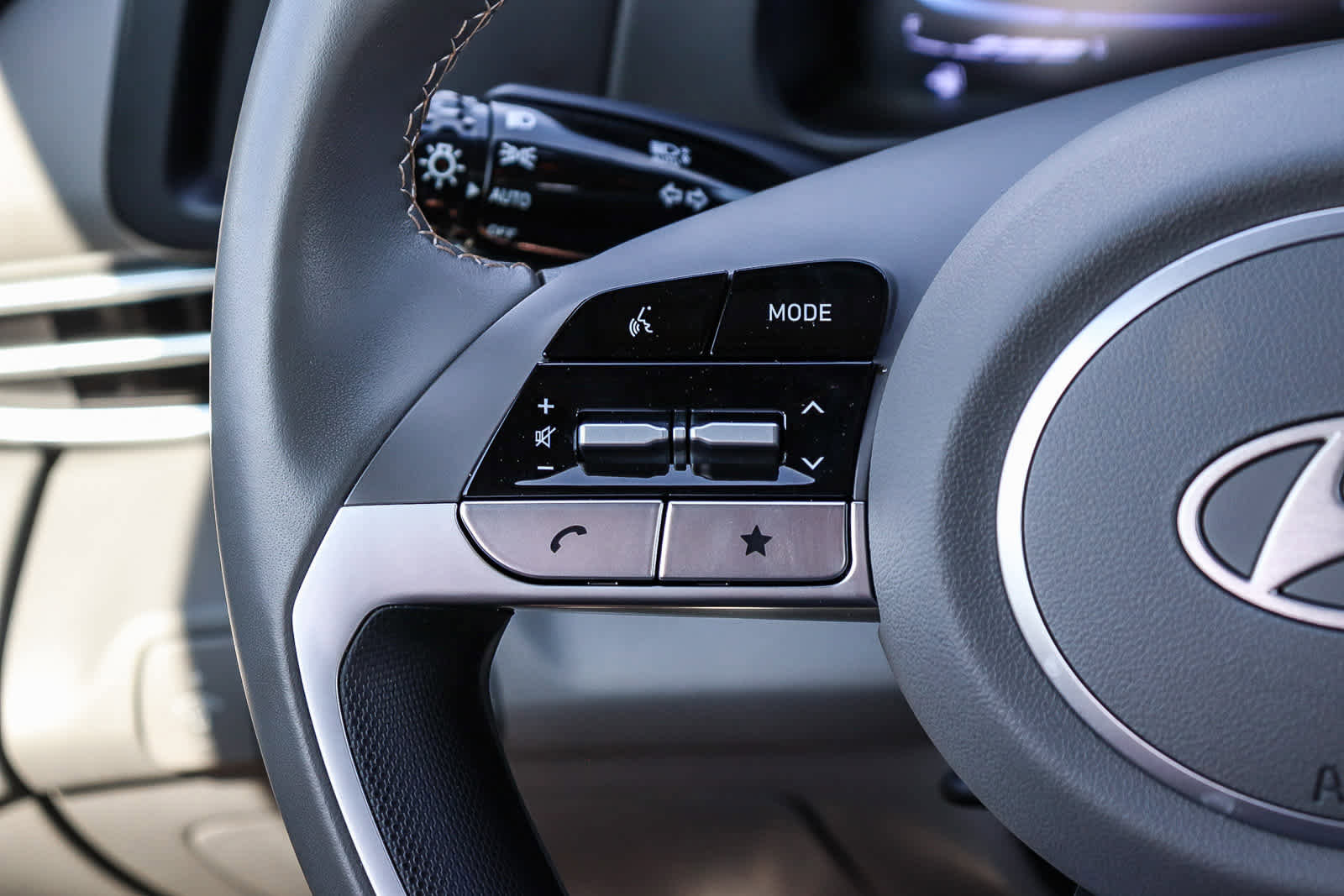 Used 2025 Hyundai Elantra Sport image 18