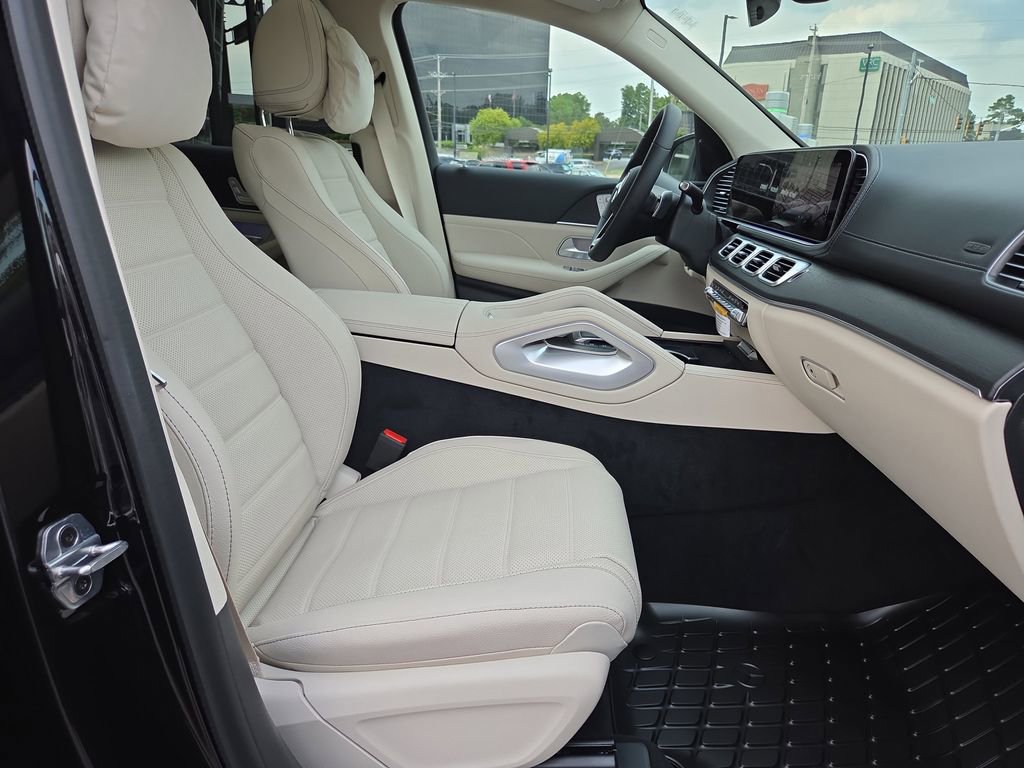 New 2026 Mercedes-Benz GLS 450 4MATIC image 16