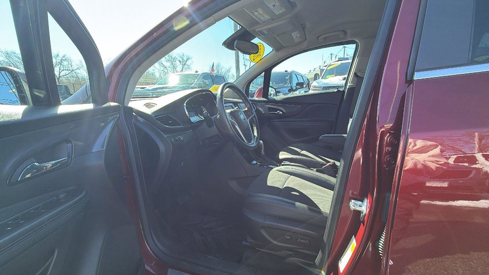 Used 2022 Buick Encore Preferred w/ Safety Package image 23