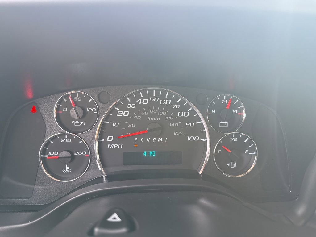 New 2025 Chevrolet Express 2500 w/ Driver Convenience Package RWD image 18