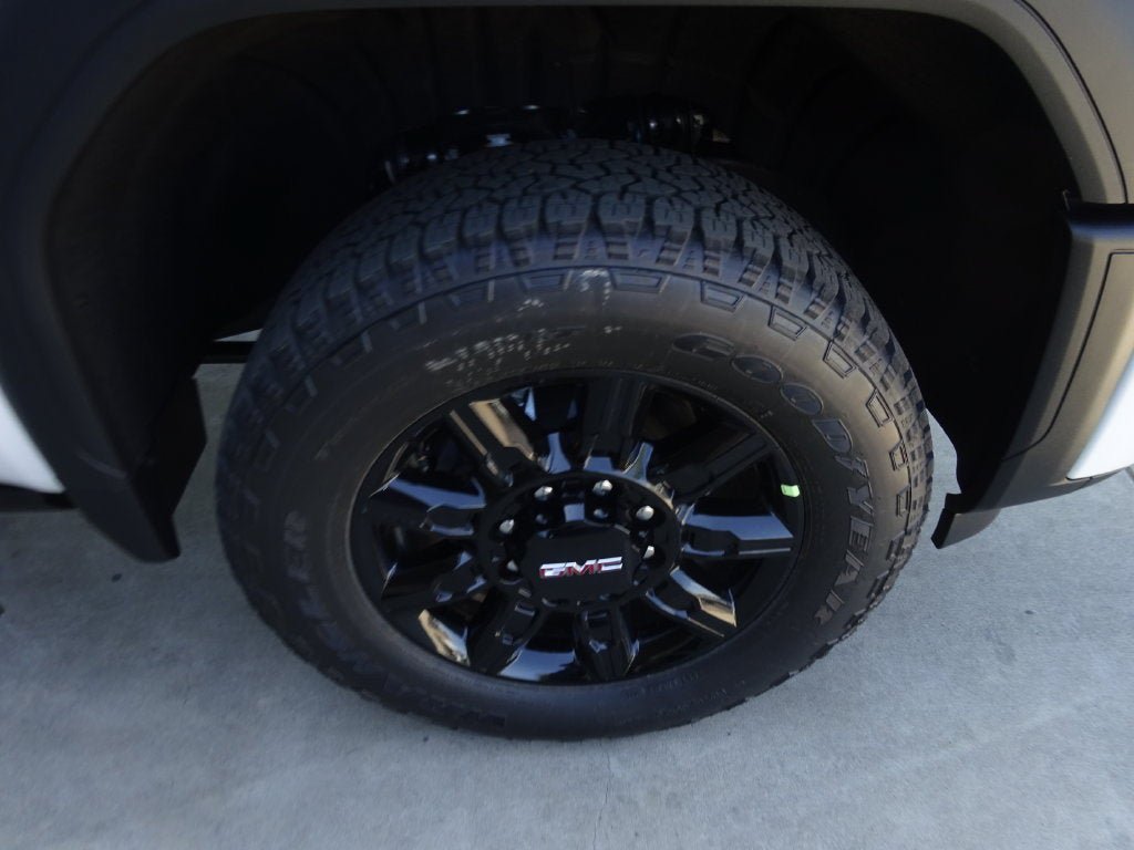 New 2026 GMC Sierra 2500 AT4 AWD/4WD image 11