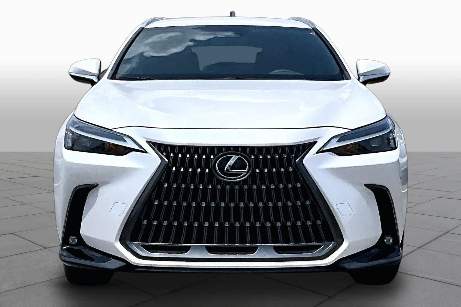 Used 2024 Lexus NX 250 FWD w/ Towing Package (2000 Lbs) image 4