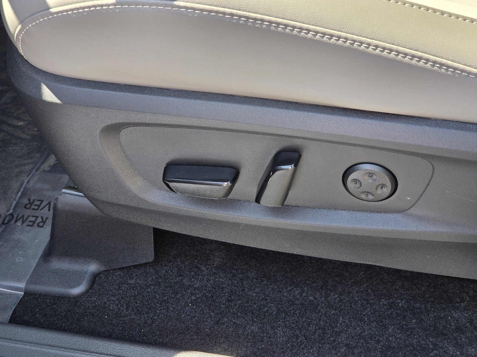Used 2026 INFINITI QX60 Luxe w/ Cargo Package FWD image 17