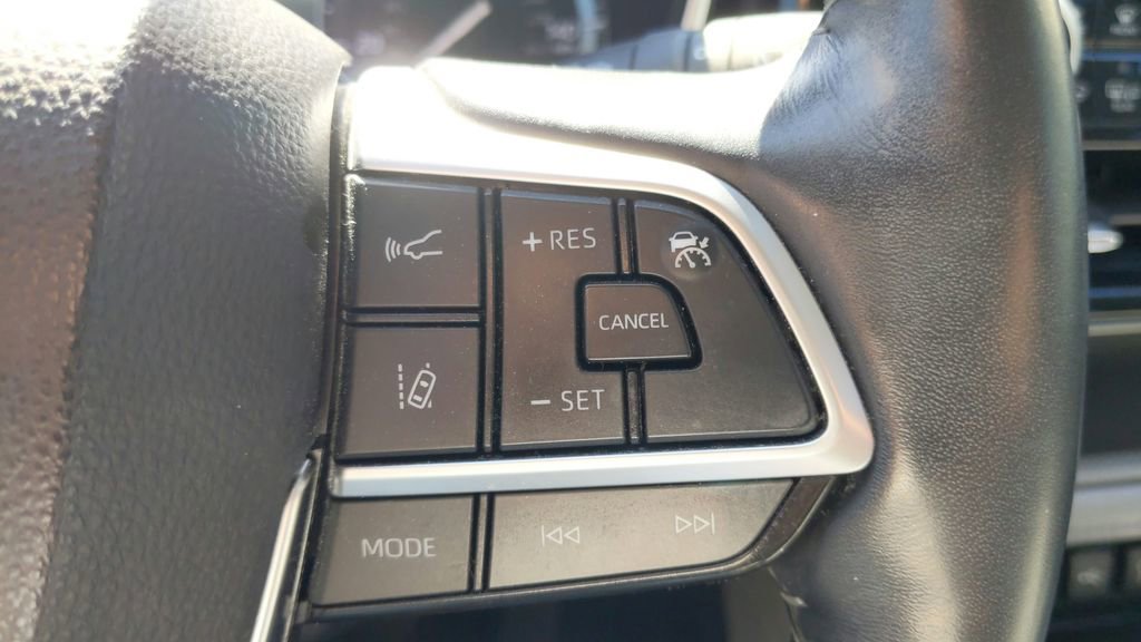 Used 2021 Toyota Highlander Limited image 21