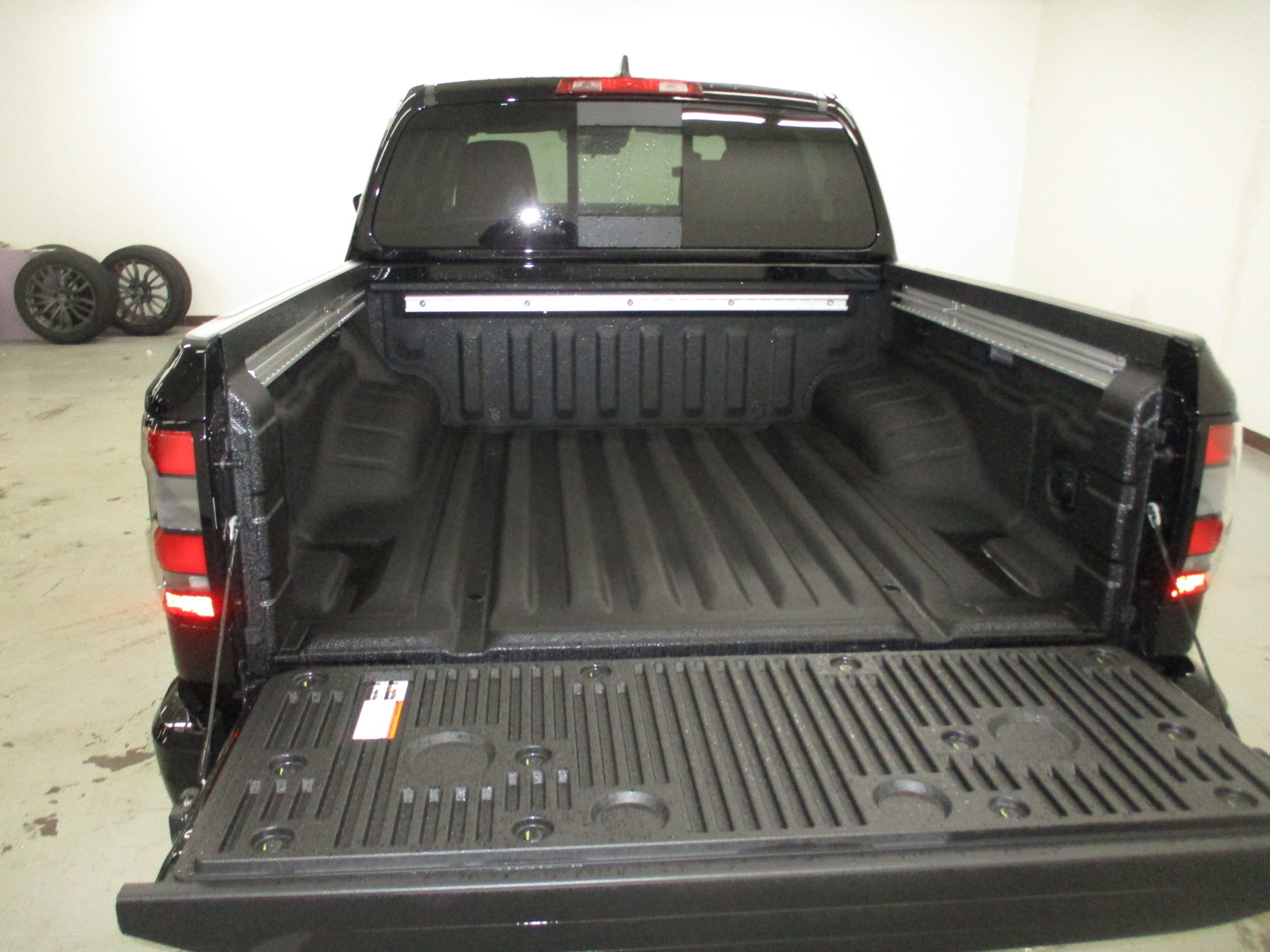 New 2026 Nissan Frontier SV w/ SV Convenience Package image 9