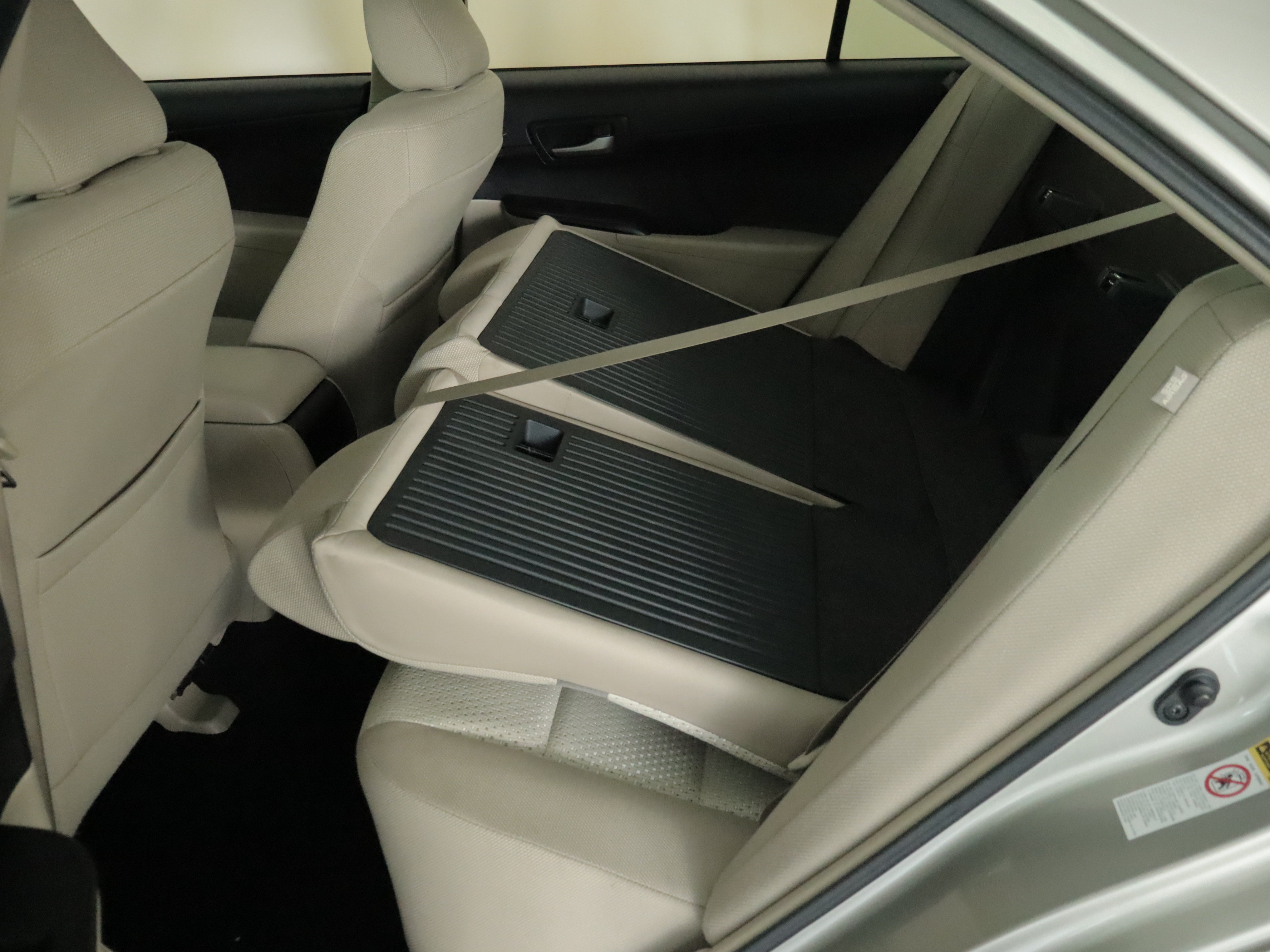 Used 2014 Toyota Camry FWD image 20